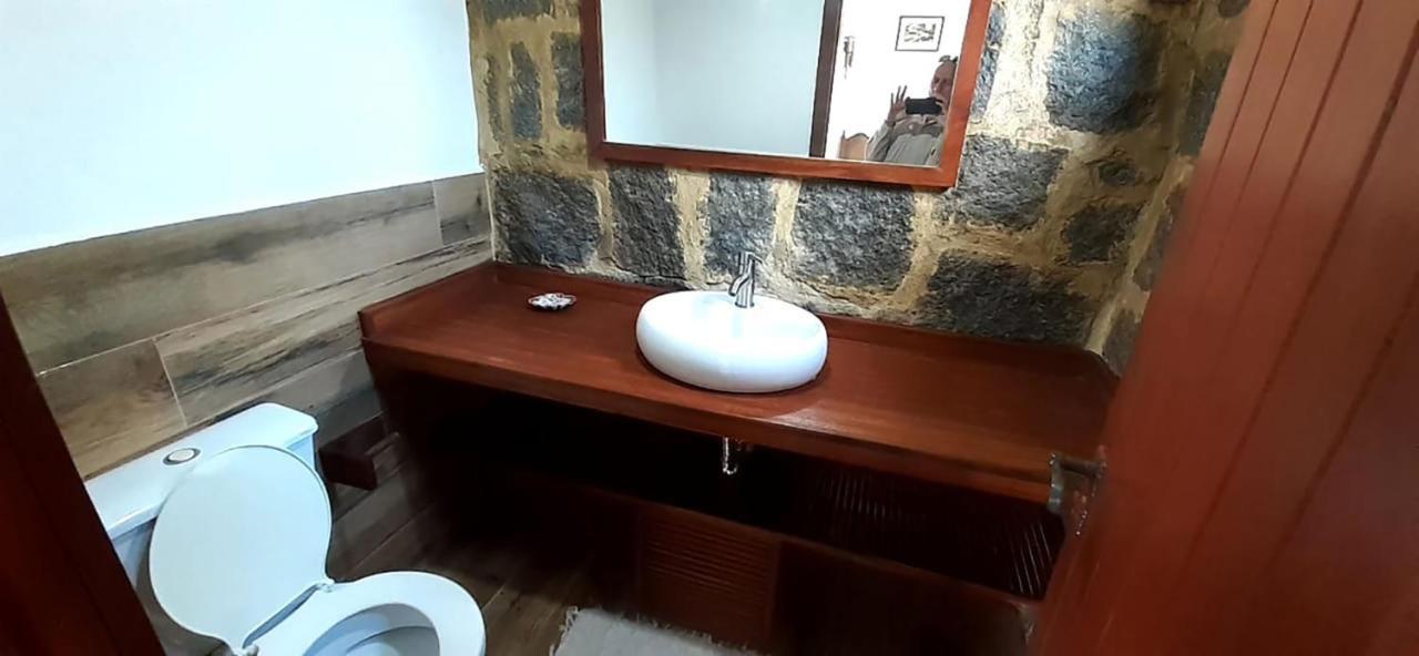 Chácara com Wi-Fi, churrasqueira e lazer em Cunha Exterior foto